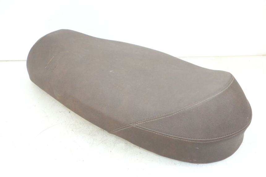 photo de SITZ EFUN PUSA 1 - Kennzeichnungen und Originalreferenzen