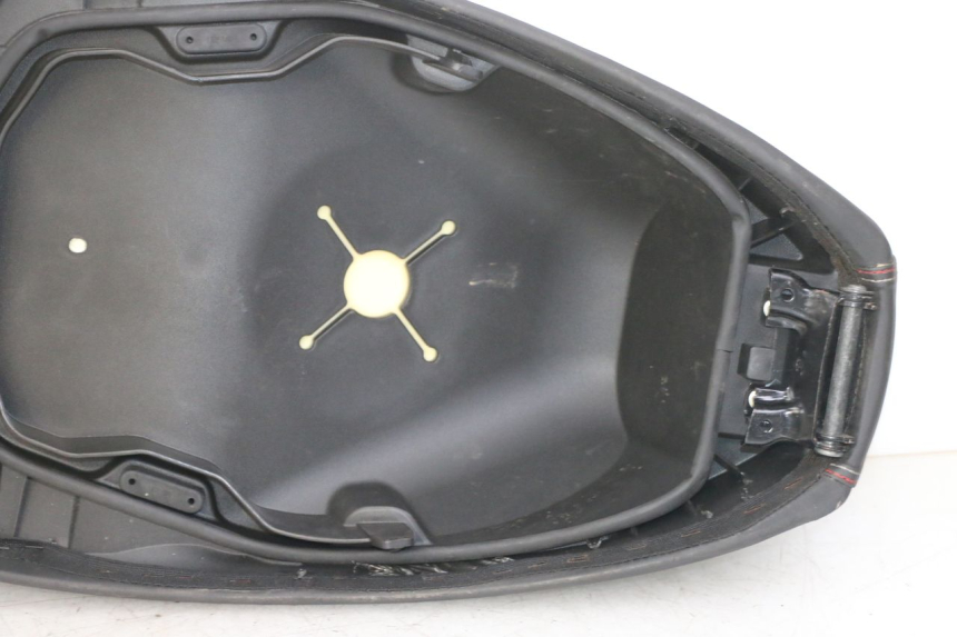 photo de SELLE APRILIA SXR 50 (2021 - 2023)