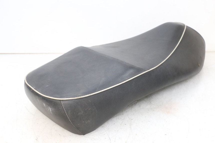 photo de SELLE PIAGGIO VESPA GTS SUPER IE 125 (2009 - 2016) - Hochauflösende Nahaufnahme