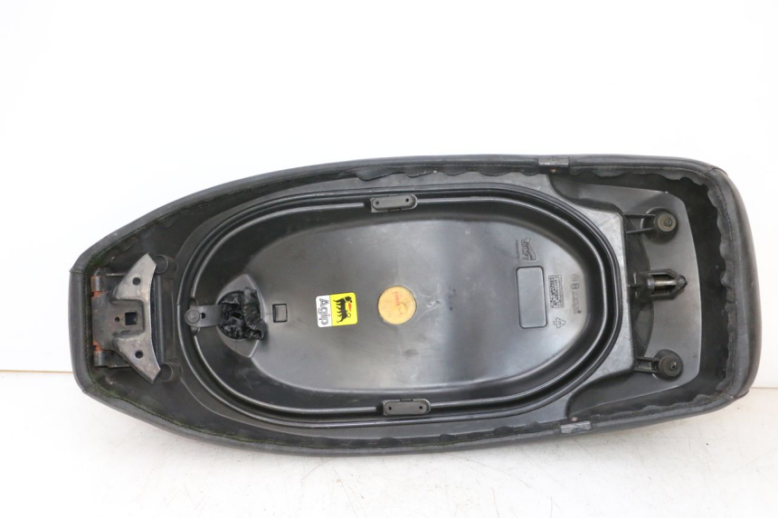 photo de SELLE PIAGGIO VESPA GTS SUPER IE 125 (2009 - 2016) - Geprüftes Gebrauchtteil