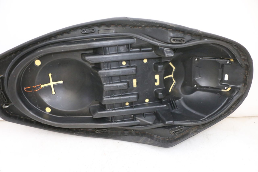 photo de SITZBANK YAMAHA XMAX X-MAX 125 (2006 - 2009) - Alternativer Blickwinkel