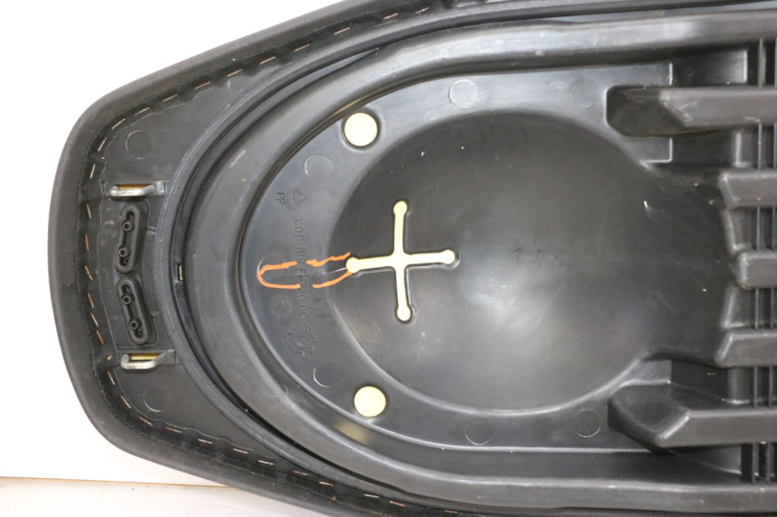 photo de SITZBANK YAMAHA XMAX X-MAX 125 (2006 - 2009) - Profilansicht des Ersatzteils