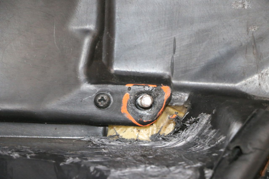 photo de SITZBANK YAMAHA XMAX X-MAX 125 (2006 - 2009) - Detailansicht des Bauteils