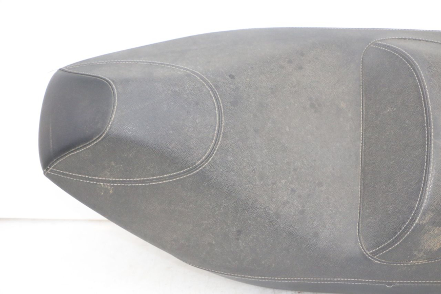 photo de SITZBANK PIAGGIO XEVO - X EVO 125 (2007 - 2016) - Fokus auf die Struktur