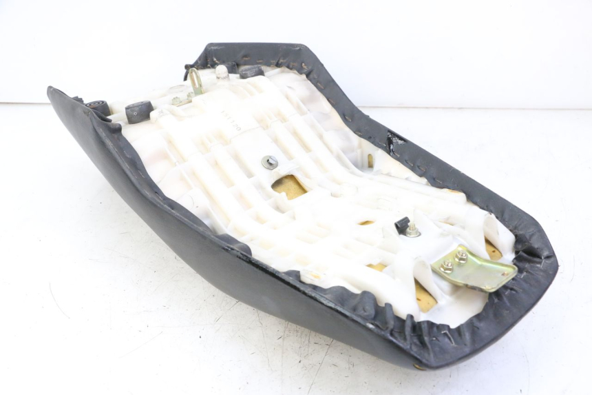 photo de SELLE YAMAHA FZS FAZER 600 (2001 - 2003)