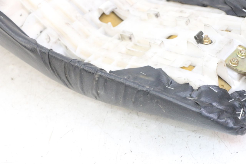 photo de SELLE YAMAHA FZS FAZER 600 (2001 - 2003)