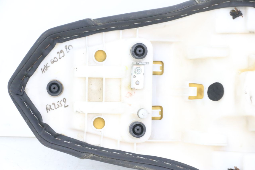 photo de SITZ YAMAHA XJ6 ABS 600 (2008 - 2016)