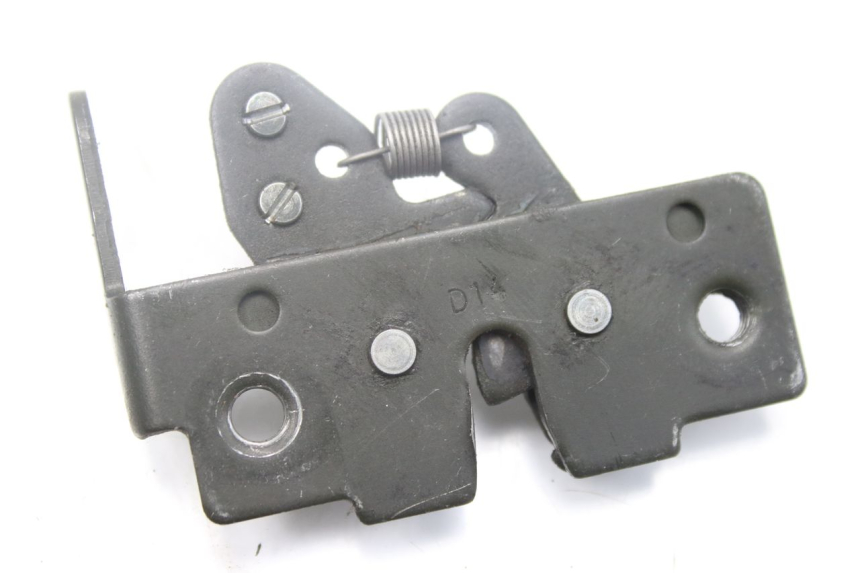 photo de SITZBANKSCHLOSS PIAGGIO MP3 500 (2014 - 2016) - Zoom auf Gebrauchszustand