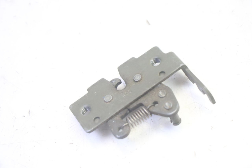 photo de SITZSCHLOSS PIAGGIO MP3 RL 250 (2007 - 2010) - Alternative Perspektive