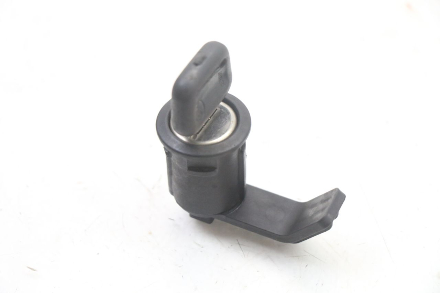 photo de SITZSCHLOSS PEUGEOT SATELIS COMPRESSOR K15 125 (2006 - 2009)