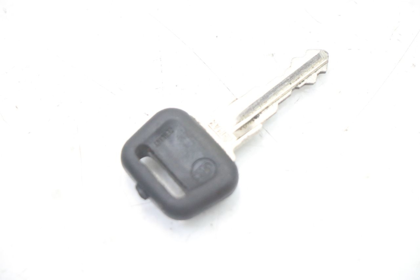 photo de SITZSCHLOSS PEUGEOT SATELIS COMPRESSOR K15 125 (2006 - 2009)