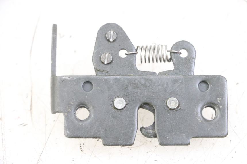 photo de SITZBANKSCHLOSS PIAGGIO XEVO - X EVO 125 (2007 - 2016) - Zoom auf Gebrauchszustand