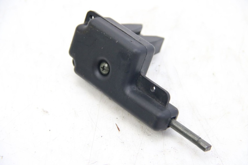 photo de SITZBANKSCHLOSS PIAGGIO ZIP 4T 50 (2018 - 2020) - Zoom auf Gebrauchszustand