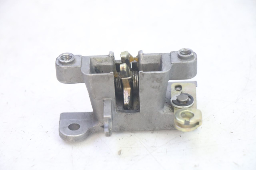 photo de SITZBANKSCHLOSS KYMCO AGILITY 4T 50 (2018 - 2022) - Zoom auf Gebrauchszustand