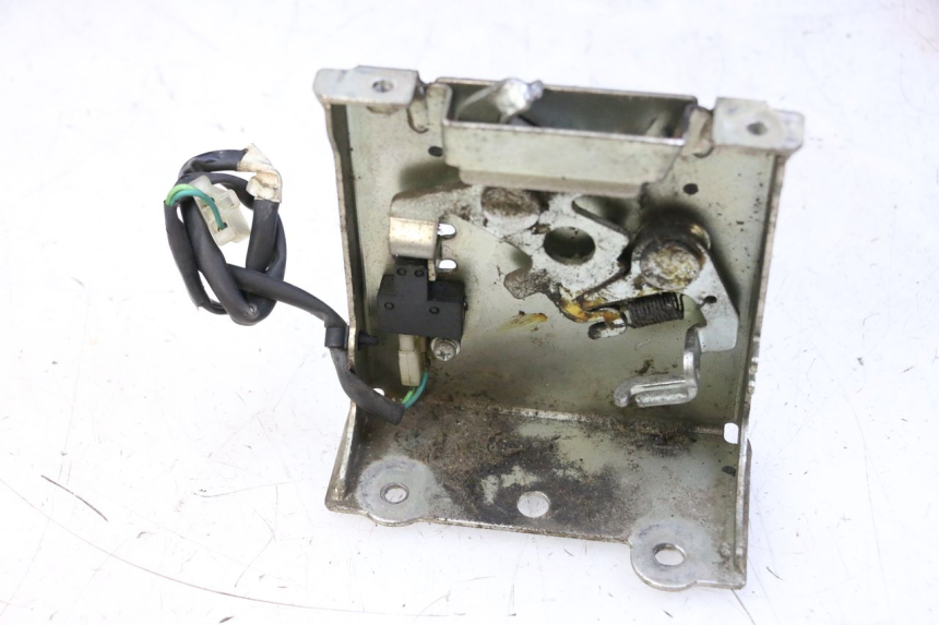 photo de SITZSCHLOSS HONDA FES S-WING SWING ABS 125 (2007 - 2015) - Hauptansicht