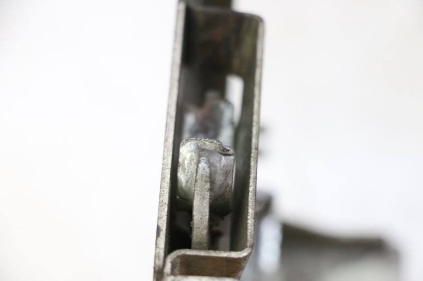 photo de SITZSCHLOSS HONDA FES S-WING SWING ABS 125 (2007 - 2015) - Zoom auf Gebrauchszustand