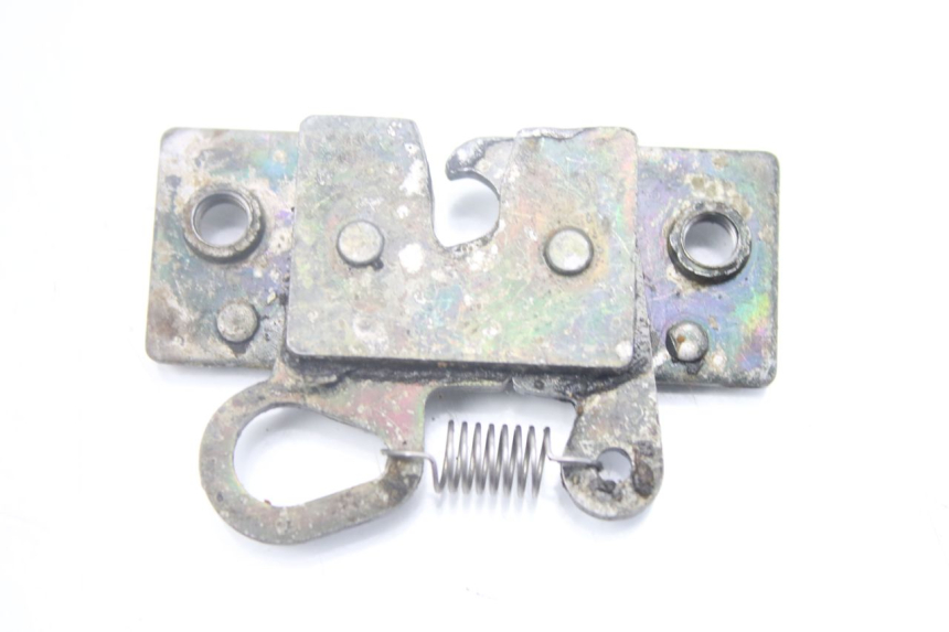 photo de SITZSCHLOSS PEUGEOT FOX 50 (1995 - 2003) - Zoom auf Gebrauchszustand