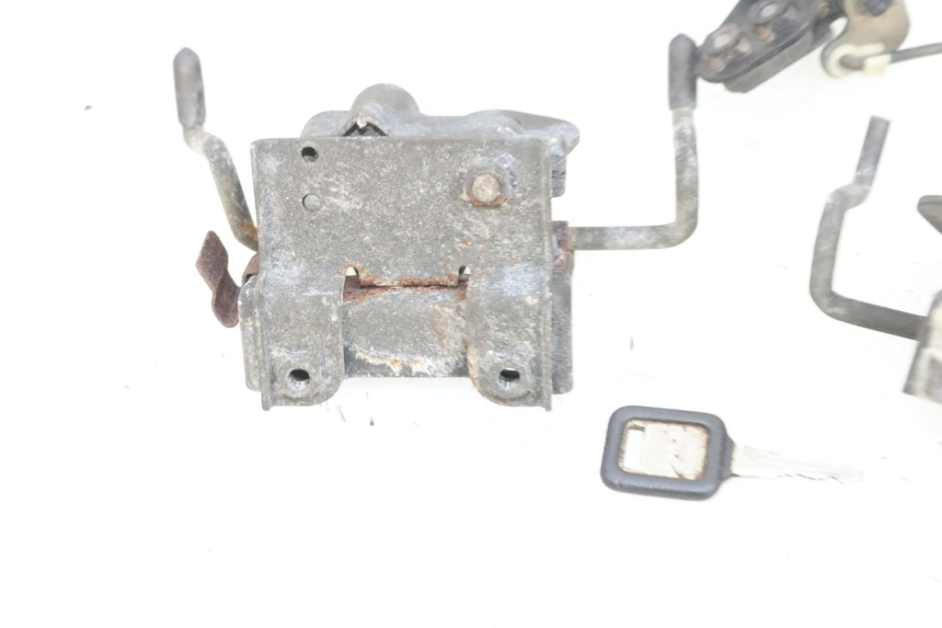 photo de SITZSCHLOSS KAWASAKI GPX R WARBIRD 600 (1988 - 1993) - Zoom auf Gebrauchszustand