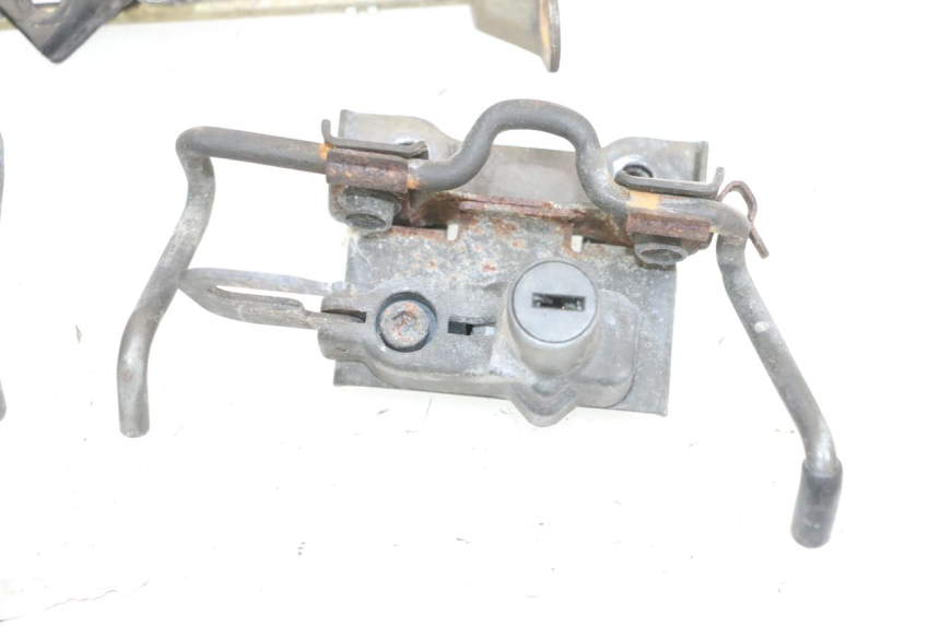 photo de SITZSCHLOSS KAWASAKI GPX R WARBIRD 600 (1988 - 1993) - Oberflächenzustand und Material