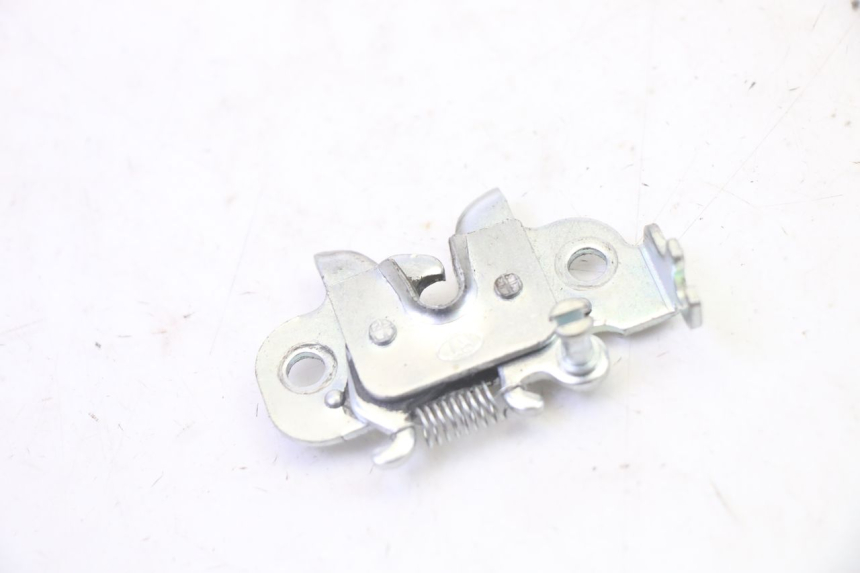 photo de SITZBANKSCHLOSS PEUGEOT KISBEE 2T 50 (2010 - 2017)