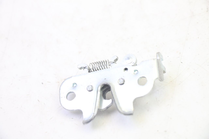 photo de SITZBANKSCHLOSS PEUGEOT KISBEE 2T 50 (2010 - 2017)