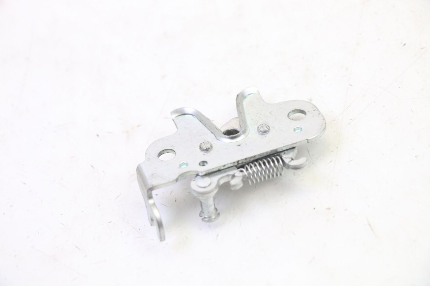 photo de SITZBANKSCHLOSS PEUGEOT KISBEE 2T 50 (2010 - 2017)