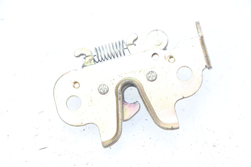 photo de SITZBANKSCHLOSS PEUGEOT KISBEE 4T 50 (2018 - 2022)