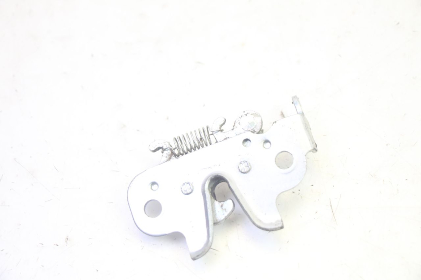 photo de SITZBANKSCHLOSS PEUGEOT KISBEE 4T 50 (2018 - 2022) - Zoom auf Gebrauchszustand