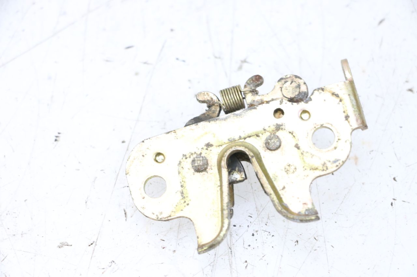 photo de SITZBANKSCHLOSS PEUGEOT KISBEE 4T 50 (2010 - 2017) - Detailansicht des Bauteils