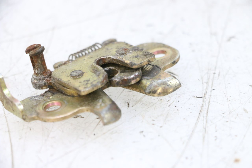 photo de SITZBANKSCHLOSS PEUGEOT KISBEE 4T 50 (2010 - 2017) - Alternative Perspektive