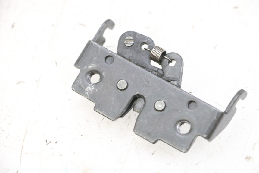 photo de SITZSCHLOSS PIAGGIO MP3 HPE 300 (2019 - 2026) - Zoom auf Gebrauchszustand