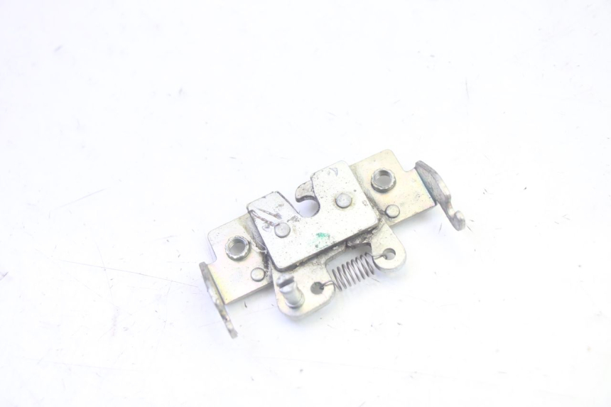 photo de SITZBANKSCHLOSS YAMAHA NEOS NEO'S 4T 50 (2008 - 2016) - Detailansicht des Bauteils