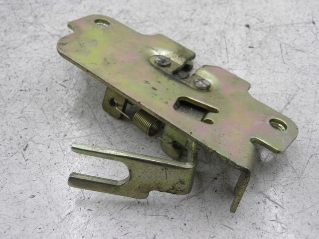 photo de SITZBANKSCHLOSS PEUGEOT TWEET 4T 50 (2010 - 2014)