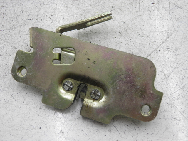 photo de SITZBANKSCHLOSS PEUGEOT TWEET 4T 50 (2010 - 2014)