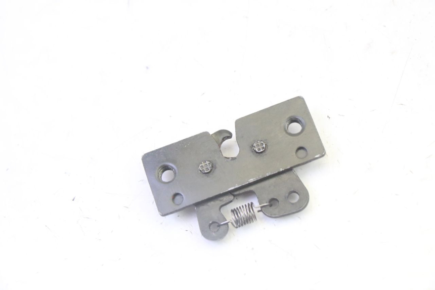 photo de SITZSCHLOSS PEUGEOT SATELIS 125 (2013 - 2018)