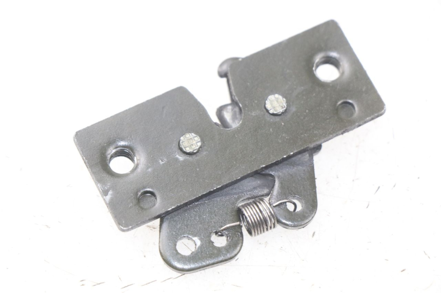 photo de SITZSCHLOSS PEUGEOT VIVACITY 50 (2004 - 2009)