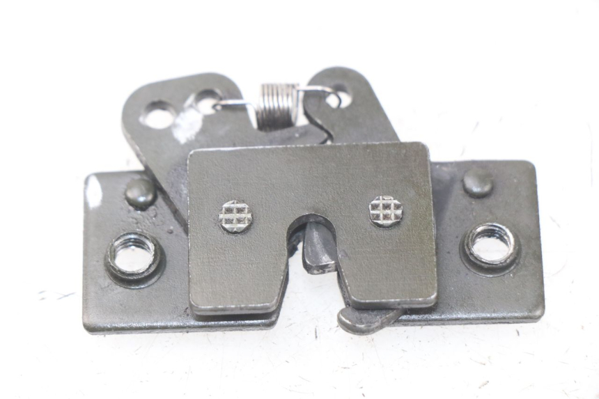 photo de SITZSCHLOSS PEUGEOT VIVACITY 50 (2004 - 2009)