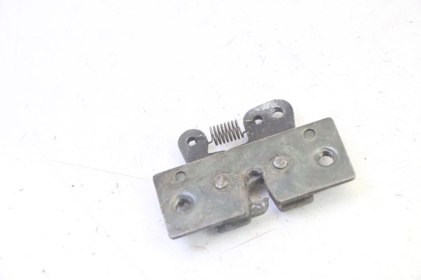 photo de SITZSCHLOSS PEUGEOT VIVACITY 100 (1999 - 2008) - Zoom auf Gebrauchszustand