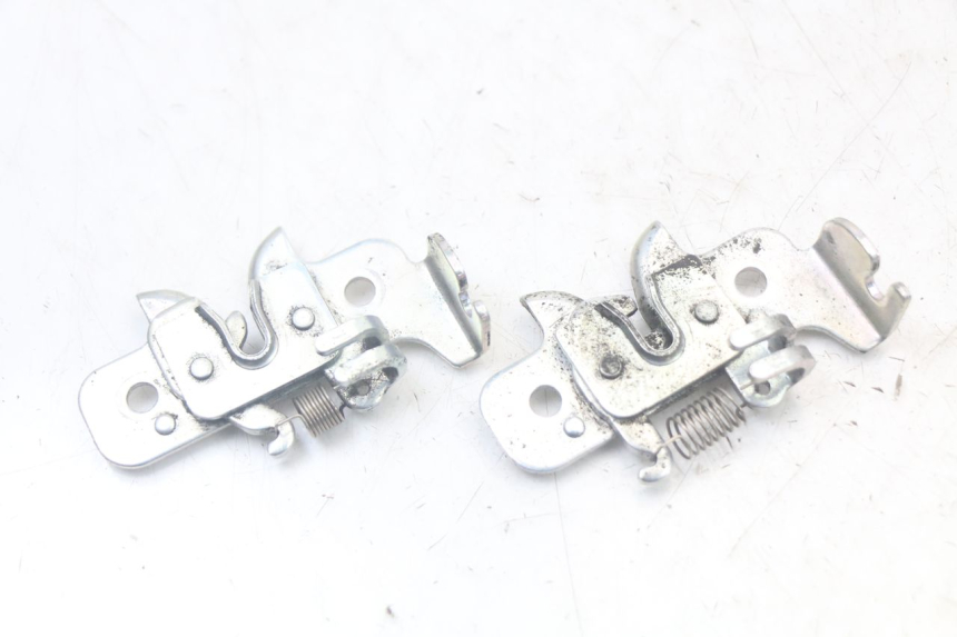 photo de SITZBANKSCHLOSS YAMAHA XMAX X-MAX ABS 125 (2017 - 2020) - Detailansicht des Bauteils