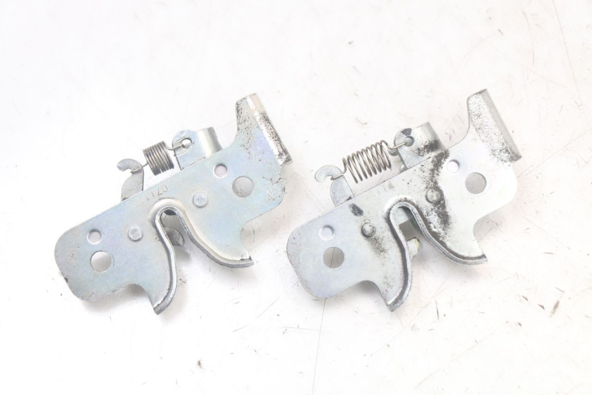 photo de SITZBANKSCHLOSS YAMAHA XMAX X-MAX ABS 125 (2017 - 2020) - Zoom auf Gebrauchszustand