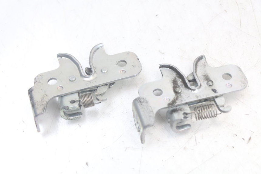 photo de SITZBANKSCHLOSS YAMAHA XMAX X-MAX ABS 125 (2017 - 2020) - Alternative Perspektive