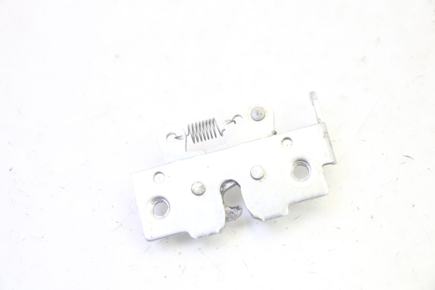 photo de SITZBANKSCHLOSS YAMAHA XMAX X-MAX 125 (2006 - 2009) - Zoom auf Gebrauchszustand