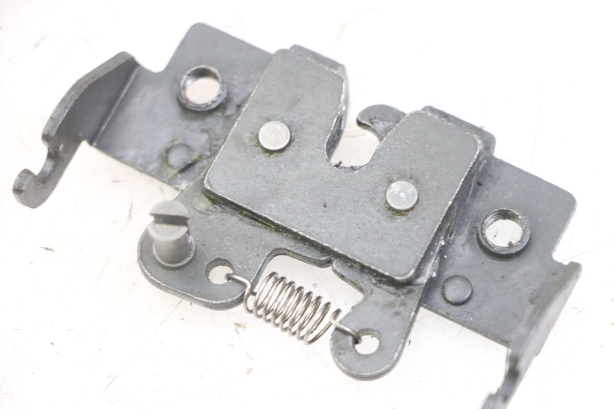 photo de SITZBANKSCHLOSS PIAGGIO XEVO - X EVO 125 (2007 - 2016) - Zoom auf Gebrauchszustand