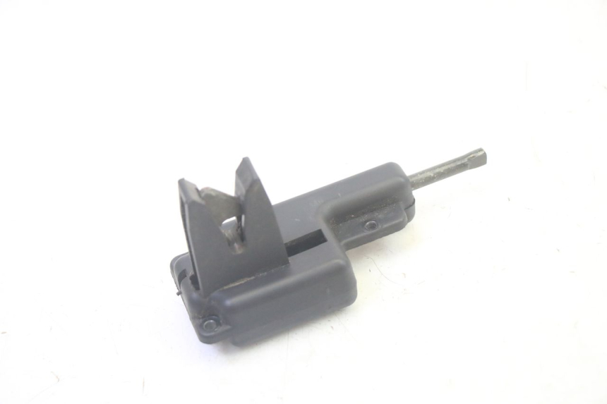 photo de SITZBANKSCHLOSS PIAGGIO ZIP 4T 50 (2018 - 2020) - Detailansicht des Bauteils