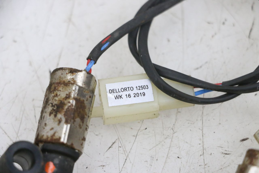 photo de LUFTDRUCKSENSOR LONGJIA DIGITA 4T 50 (2019 - 2022) - Alternative Perspektive