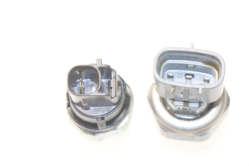 photo de ÖLDRUCKSENSOR HONDA INTEGRA NC D 750 (2016 - 2018)