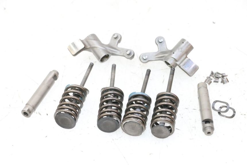 photo de EINLASSVENTIL  SUZUKI BURGMAN 125 (2007 - 2014)