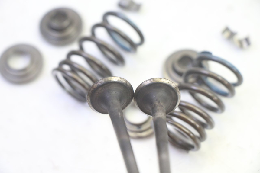 photo de EINLASSVENTIL  SUZUKI BURGMAN 125 (2007 - 2014) - Technische Nahaufnahme