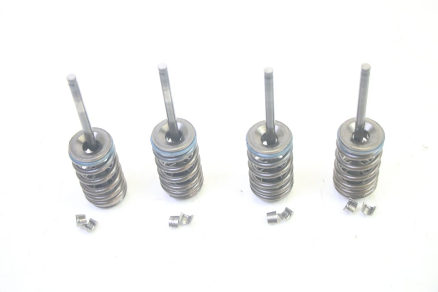 photo de EINLASSVENTIL  SUZUKI BURGMAN 125 (2007 - 2014) - Oberflächenzustand und Material