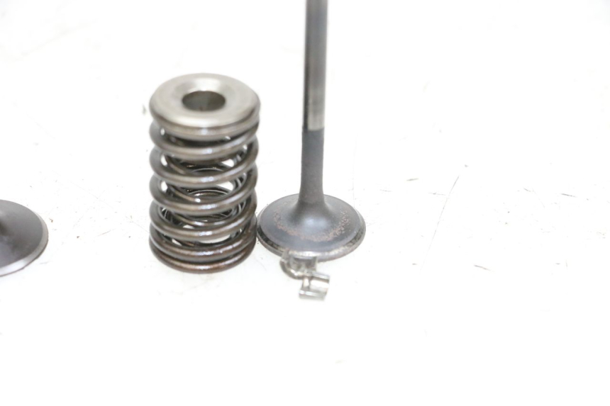 photo de EINLASSVENTIL  KYMCO LIKE 125 (2009 - 2016) - Oberflächenzustand und Material